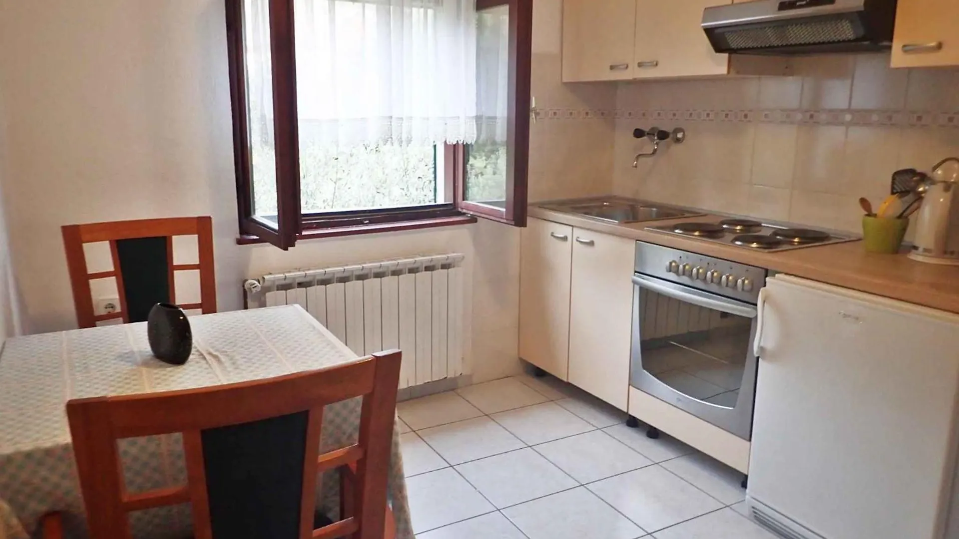 Apartment In Starigrad-Paklenica 43595